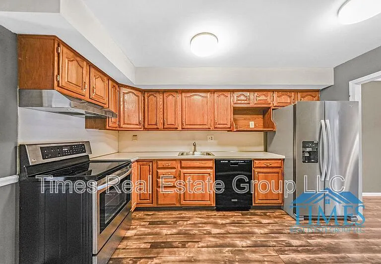 704 Worthington Dr — Photo 12