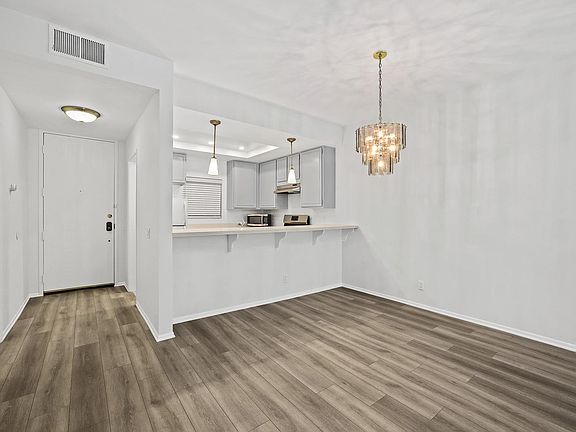 3rd image of 3480 Barham Blvd #114
