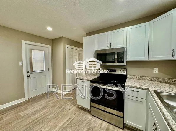 1138 E 8th St, Des Moines, IA 50316