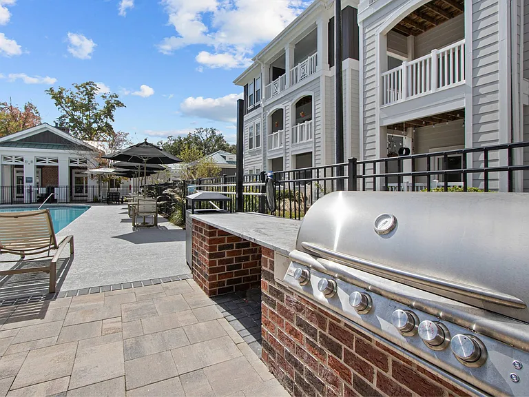 1000 West, Charleston, SC, Grilling Area