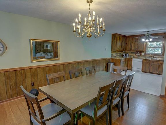 5th image of 240 Sabrina Ct