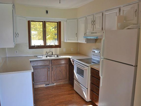 2nd image of 9719 Lake Michigan Dr