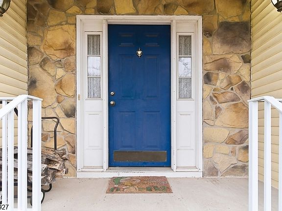 3rd image of 4 Crowel Rd