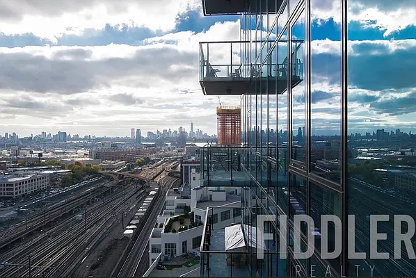 Rented by The KCI Group | media 112