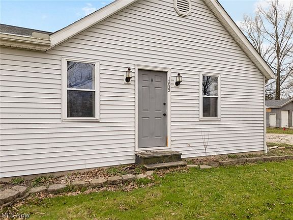 4th image of 12032 Mercer Rd NE