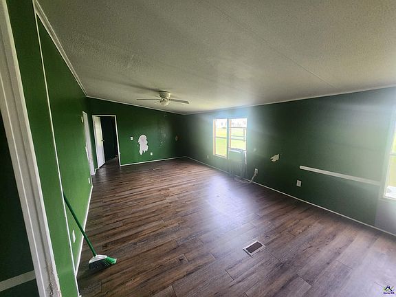 4th image of 613 Richmond Hill Pkwy