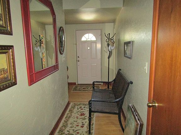 3rd image of 258 SE Saint Johns St