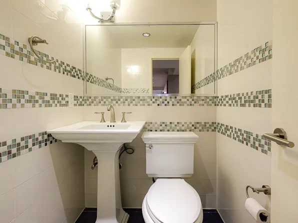 58-10 83rd Place image 31 of 36