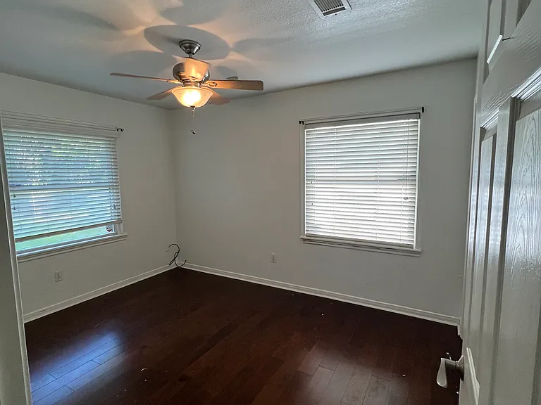 116 Bonita Ave — Photo 8