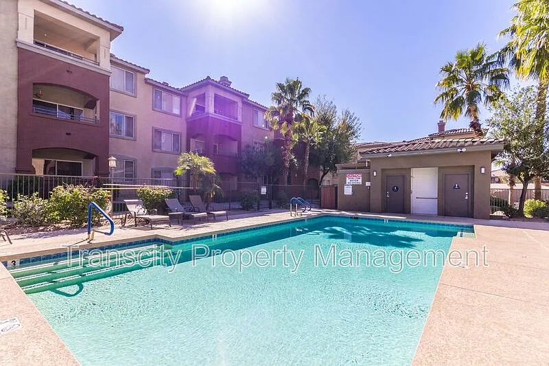 2 bed, 2.0 bath, 1042 sqft, $1,295 — Photo 2