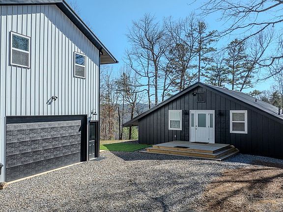 2nd image of 3160 Morrow Rd