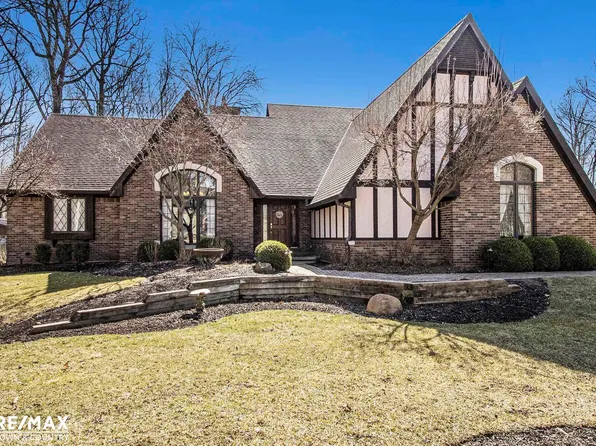 1760 Maplewood Dr, Owosso, MI 48867