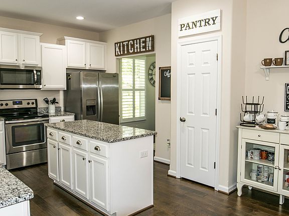 3rd image of 11702 Berry Ln