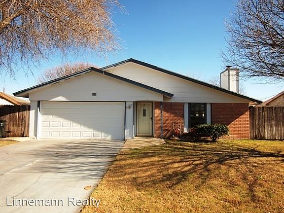 2nd image of 2104 Nimitz Dr