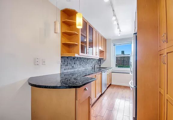 4th image of 1270 5th Ave APT 9C