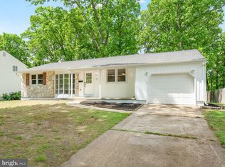 26 White Birch Rd, Turnersville, NJ 08012