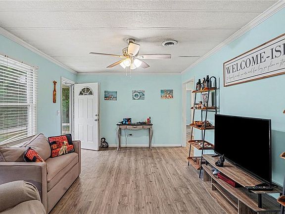 3rd image of 684 Shiloh Rd