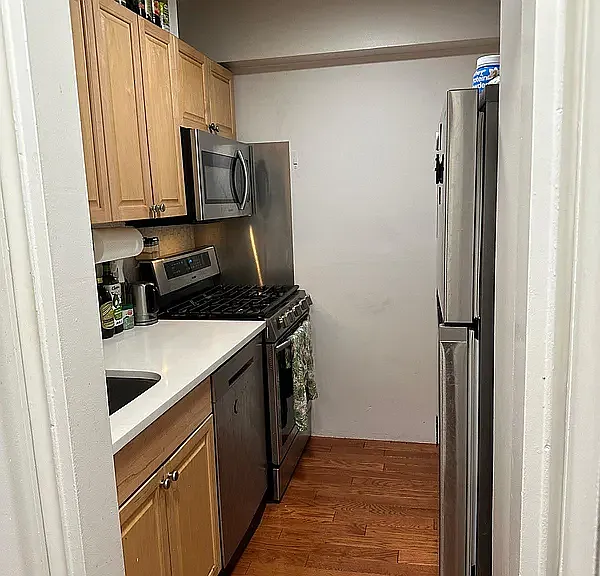 170 W 23rd St #4P — Photo 10