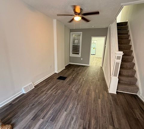 2nd image of 819 E 7th St