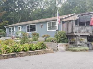 10 Raymond Rd, East Hampton, CT 06424