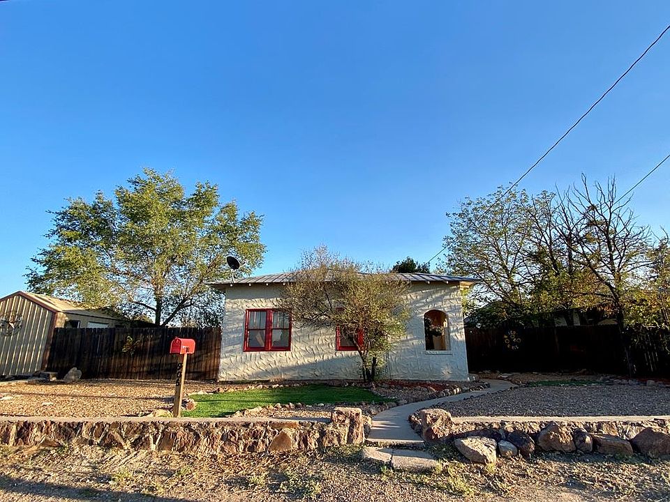 1st image of 906 W Sul Ross Ave