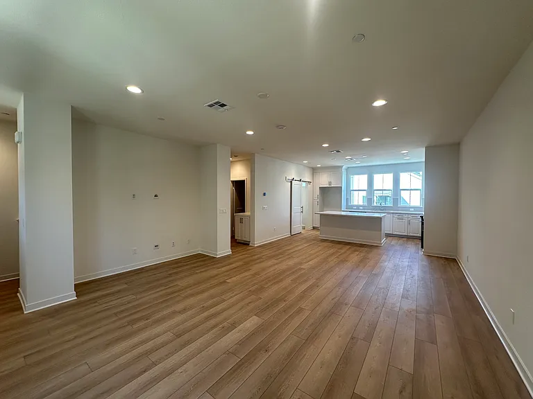2480 Calendula Ln — Photo 2