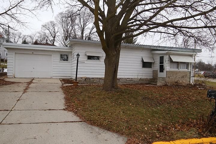 1st image of 128 E Prospect Ave