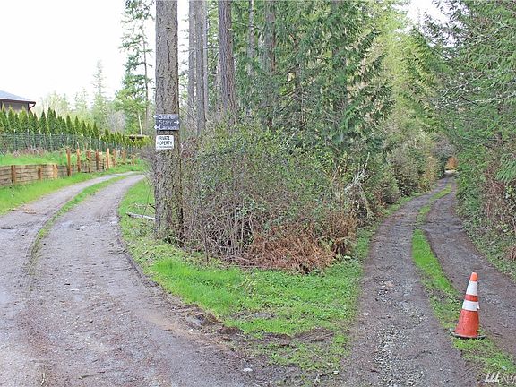 3rd image of 731 Fox Dr