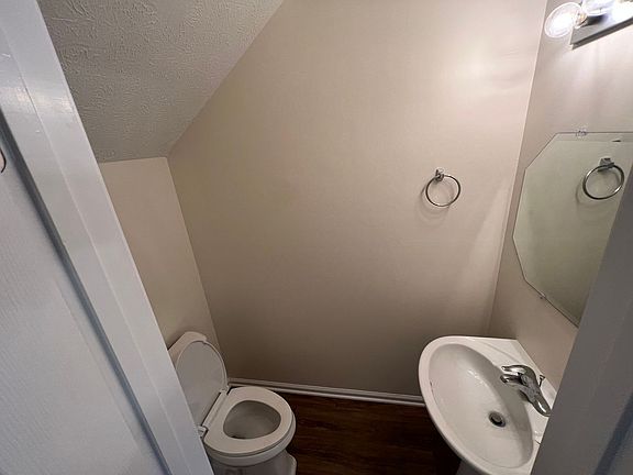 4th image of 1305 Amsterdam Ct