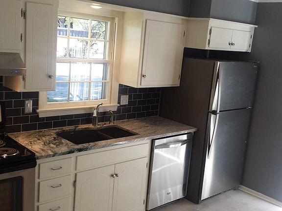 Updated stainless appliances, Granite C Tops