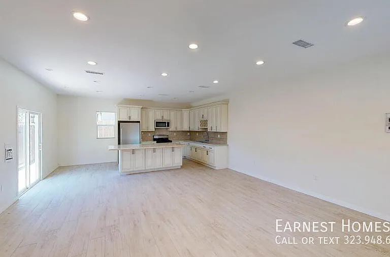 7252 Glade Ave — Photo 2