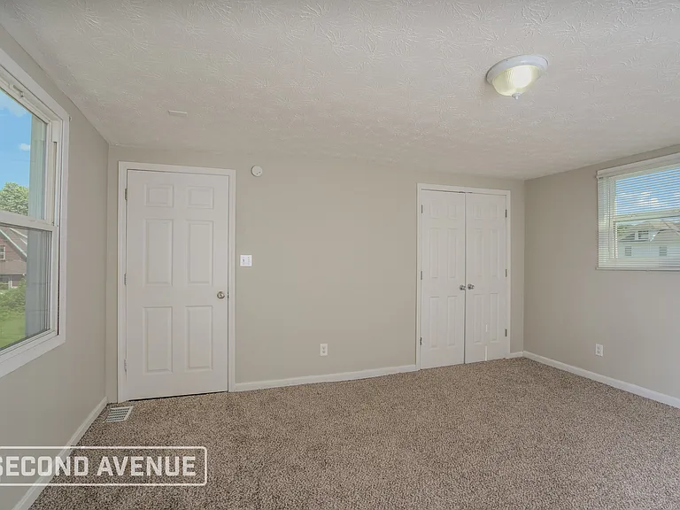 4521 W Market St — Photo 6