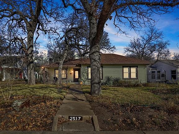 4th image of 2517 Goldenrod Ave