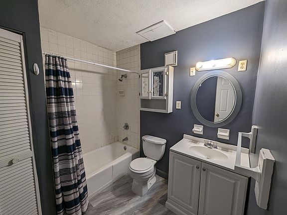 5th image of 65 Milliken Ave APT 16