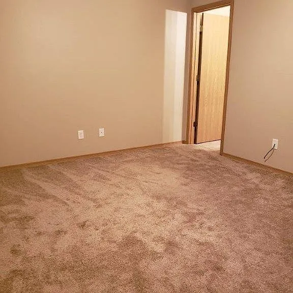 2111 Hidden Lake St — Photo 4