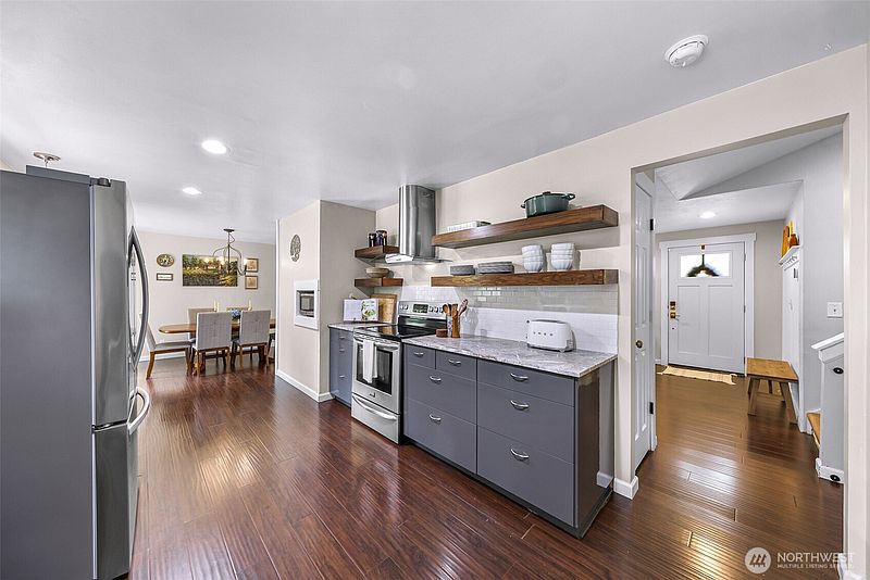 3rd image of 19115 104th Avenue NE