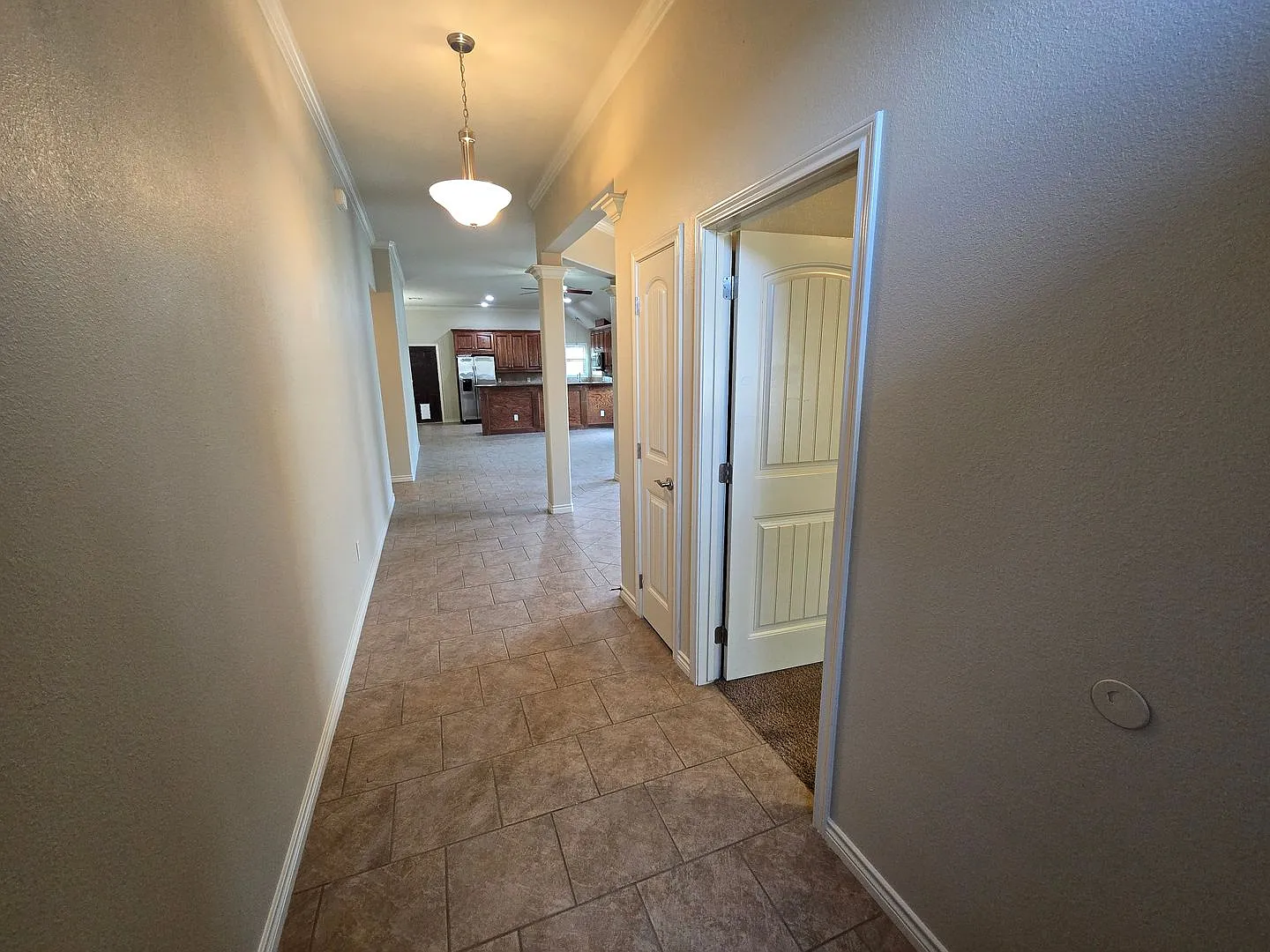 College Station - Large 4 bedrooms / 2.5 baths with garage and fenced yard!! — Photo 3