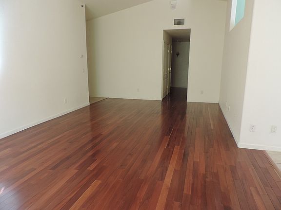 3rd image of 3500 Plaza De Lanza