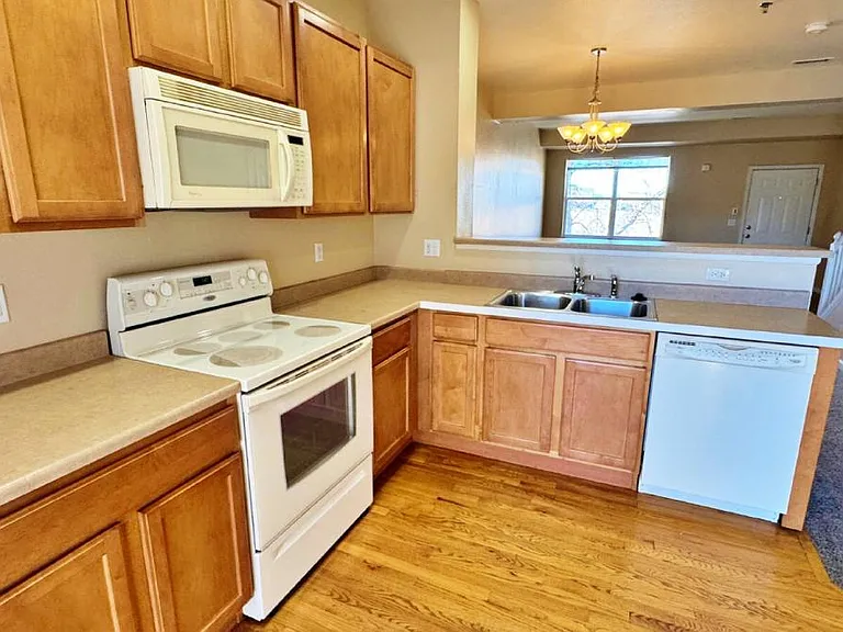 14891 E Centrepoint Dr — Photo 3