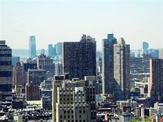 Rented by Douglas Elliman | media 33