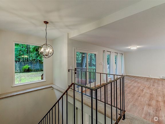 5th image of 20015 NE Woodinville Duvall Road