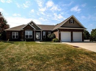 1301 Dannehold Farms Dr, Waterloo, IL 62298