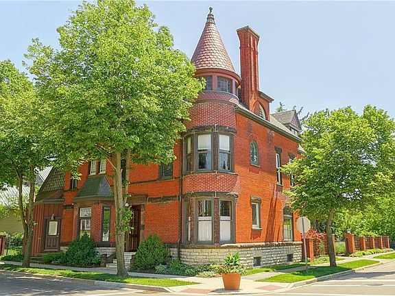 3rd image of 202 E Linden Ave