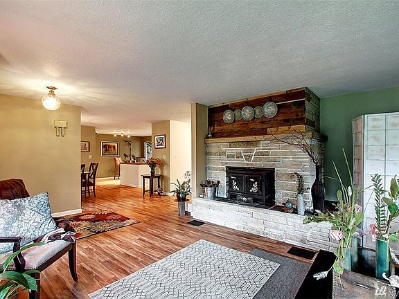 2nd image of 5331 134th Pl NE