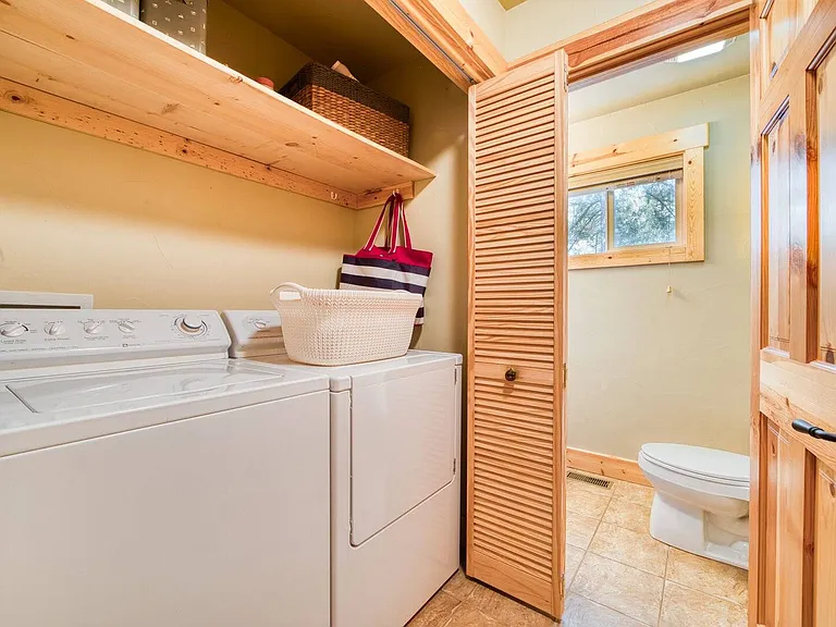 10945 Lausanne Way — Photo 17