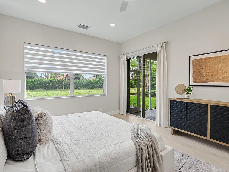 7832 Rockford Rd — Photo 17