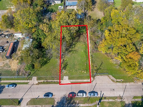 2nd image of 2433 52nd St