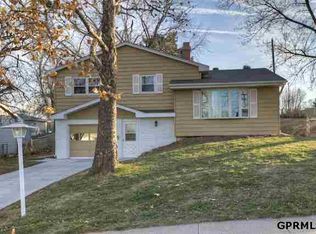 7735 Vernon Ave, Omaha, NE 68134