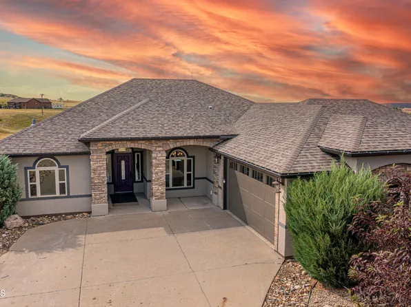 2004 16th St E, Williston, ND 58801