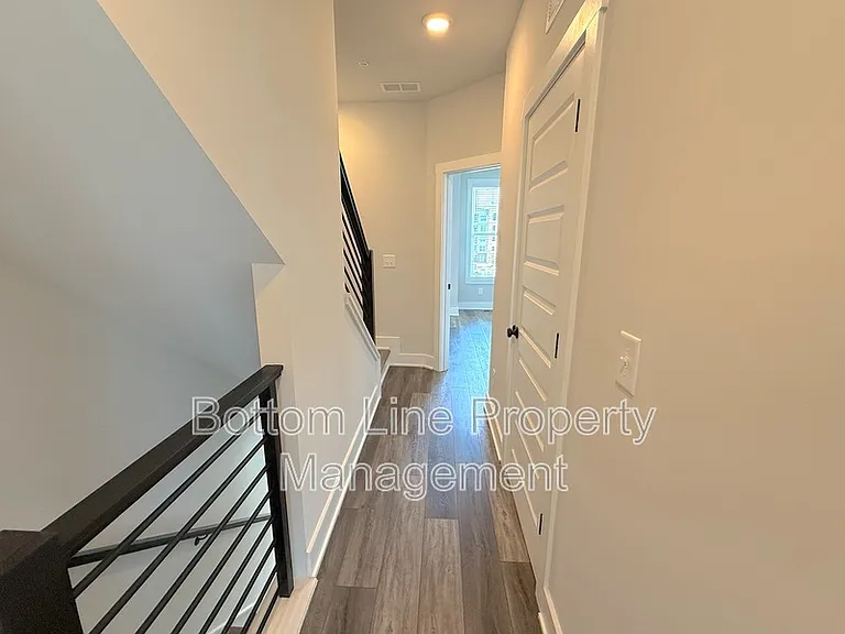 607 W Tremont Ave — Photo 14